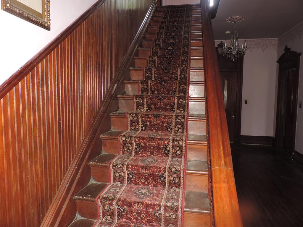 second floor stairs to floor 3